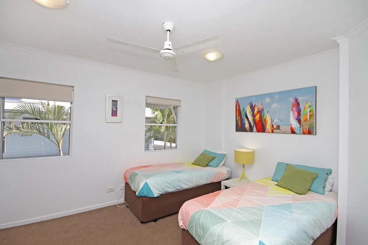 Apartment Unit 2 Beach Gallery Yaroomba
